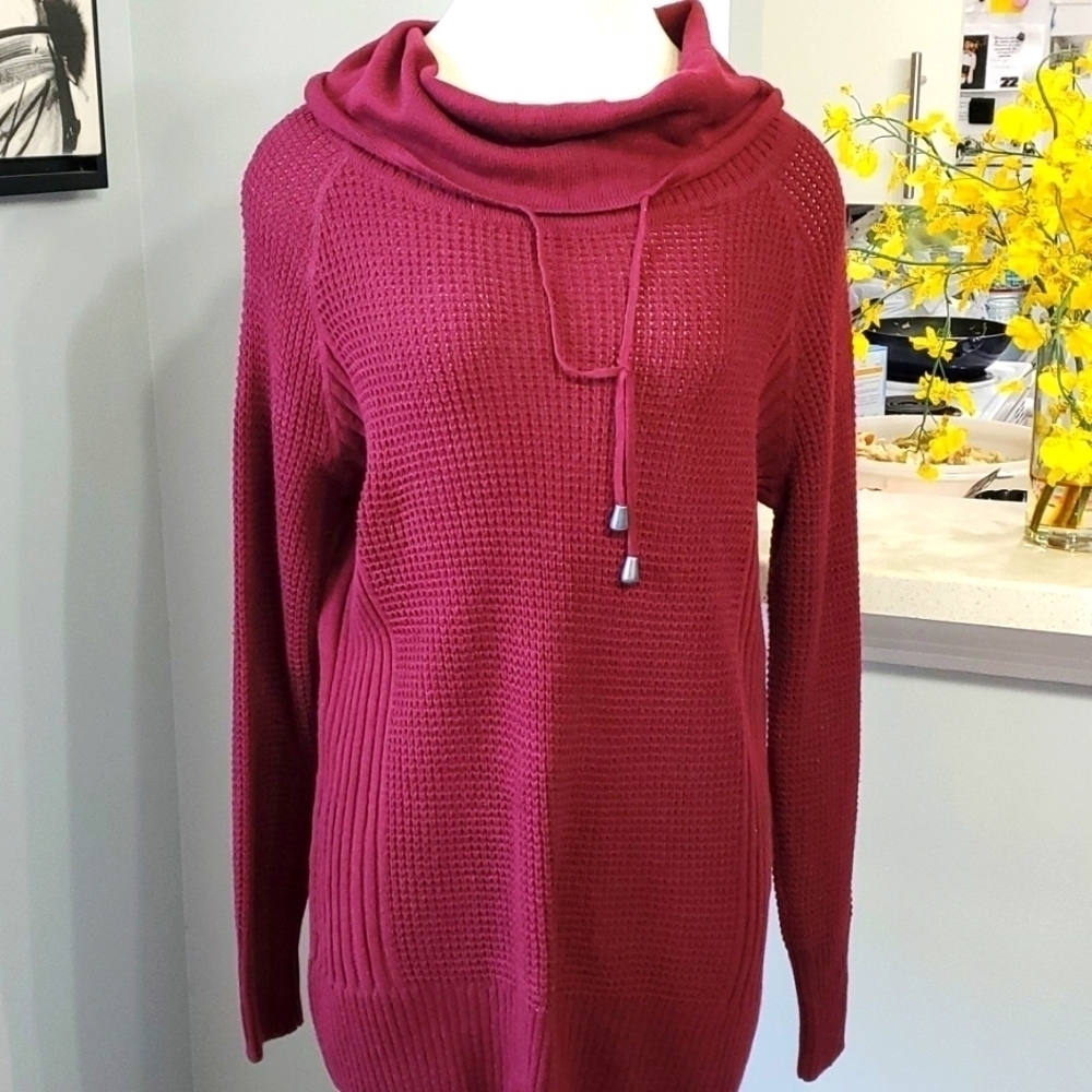 Sonoma cable knit burgundy cowl neck sweater. Size medium. Very good used cond.